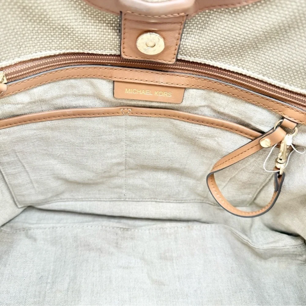 Michael Kors Isla Ring Shoulder Tote EUC